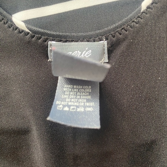 AERIE Super Scoop One Piece Swimsuit - Picture 9 of 9